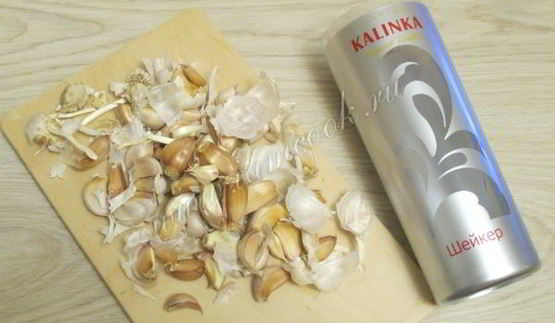 маринованный чеснок зубчиками