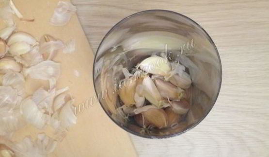 маринованный чеснок зубчиками