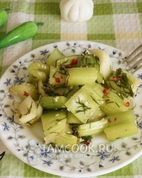 Маринованный сельдерей