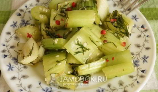 маринованный сельдерей