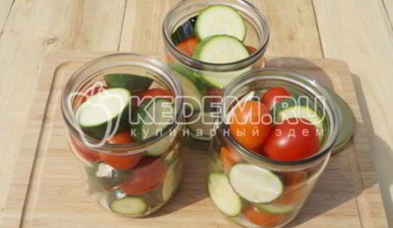 маринованные кабачки с помидорами