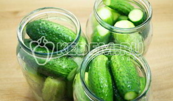 маринованные огурцы в литровых банках