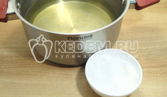 маринованные огурцы в литровых банках