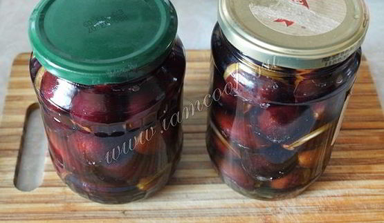 маринованные сливы с чесноком