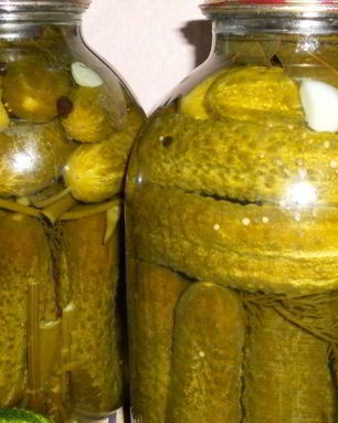 Маринованные соленые огурцы