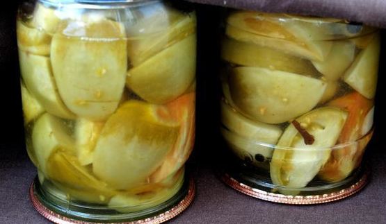 маринованные зеленые помидоры дольками