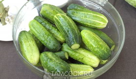 огурцы, маринованные с капустой