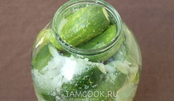 огурцы, маринованные с капустой