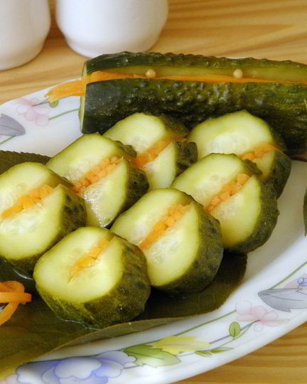 Рецепт огурцов маринованных с морковью