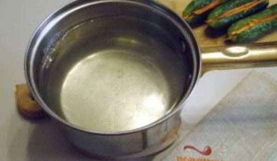 огурцы маринованные с морковью