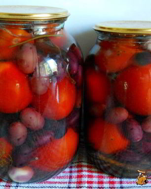 Помидоры маринованные с виноградом
