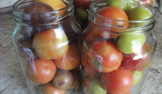 помидоры маринованные со сливой