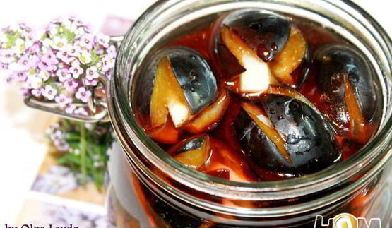 слива маринованная с чесноком