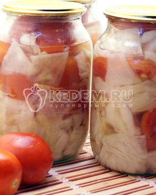 Помидоры с капустой и луком