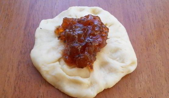 булочки с повидлом