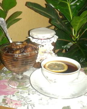 Грушевое варенье с грецкими орехами и черносливом