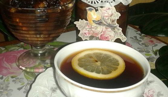 грушевое варенье с грецкими орехами и черносливом