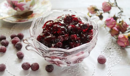 густое варенье из вишни с косточкой