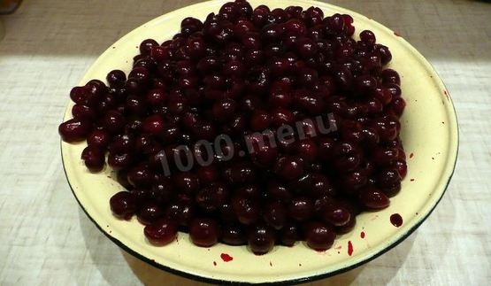 густое вишневое варенье