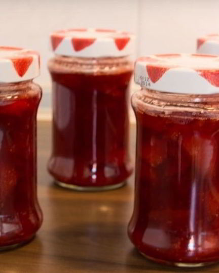 Рецепт клубничного варенья с целыми ягодами