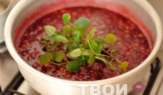конфитюр из крыжовника с лимоном и мелиссой