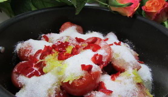 конфитюр из помидоров черри с перчиком чили