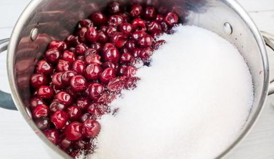 мамино вишневое варенье