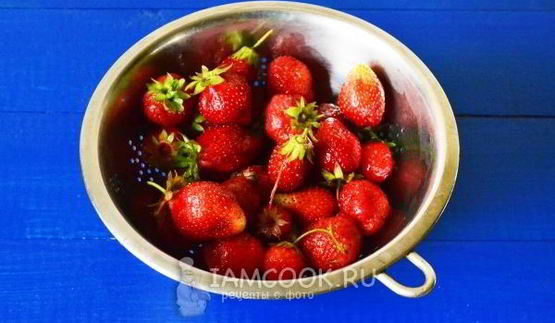 сырое варенье из клубники