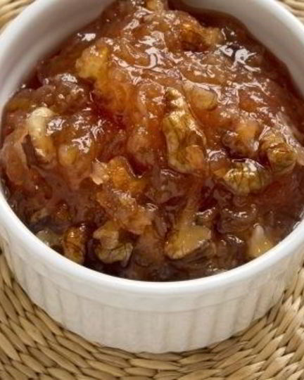 Рецепт варенья из айвы с грецкими орехами