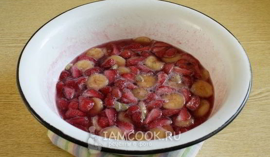 варенье из клубники и бананов