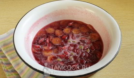 варенье из клубники и бананов