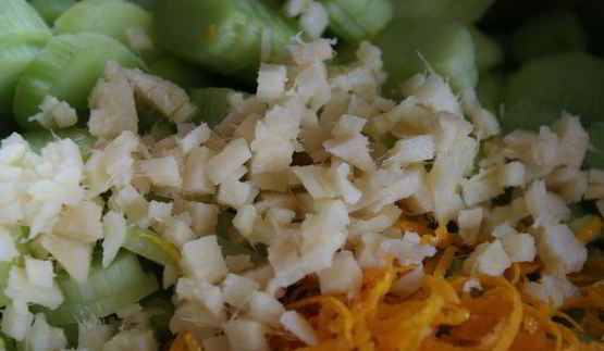 варенье из ревеня с зелеными яблоками и имбирем