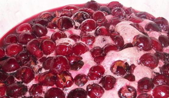 варенье из вишни с корицей и коньяком