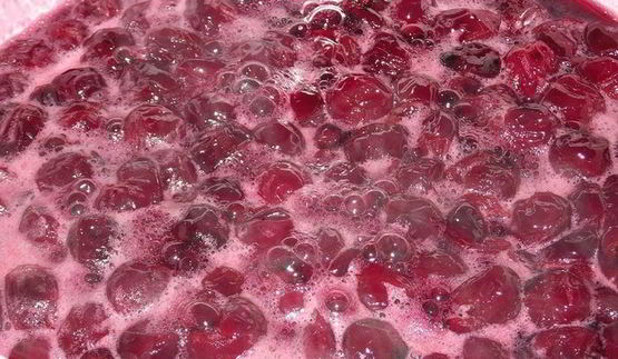 варенье из вишни с корицей и коньяком