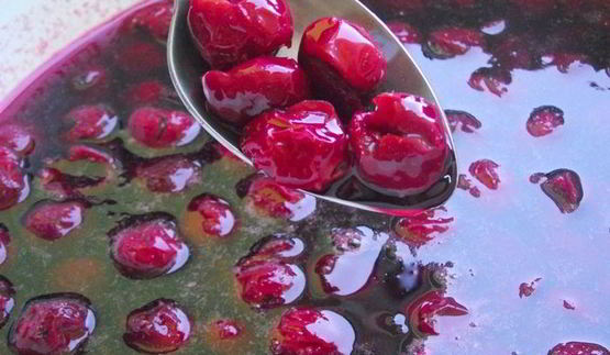 варенье из вишни с корицей и коньяком