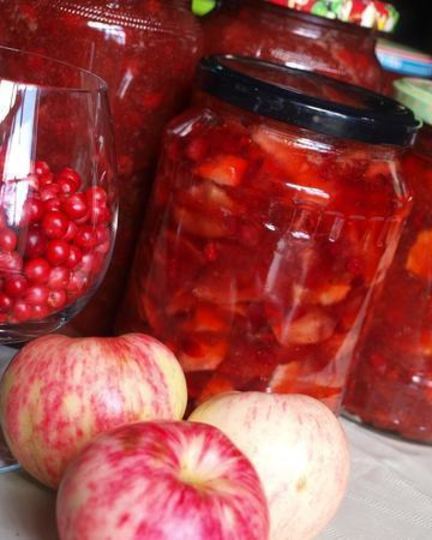 Рецепт варенья из яблок с брусникой