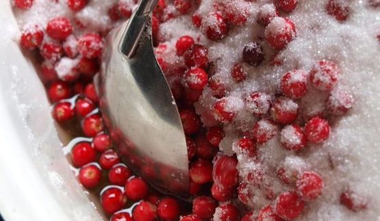 варенье из яблок с брусникой