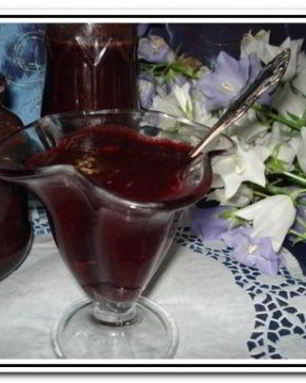 Вишневое варенье с миндалем и шоколадом