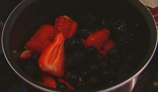 ягоды на французском тосте