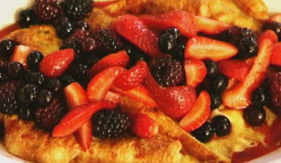 ягоды на французском тосте