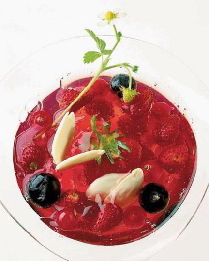 Рецепт ягод в розовом желе