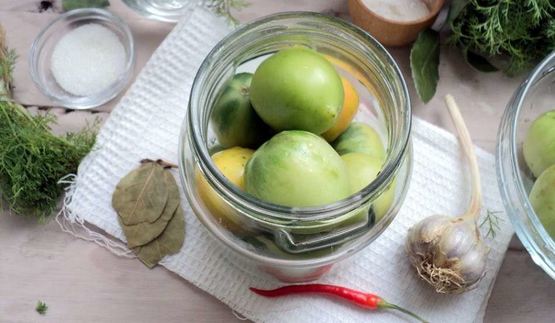 зеленые помидоры на зиму