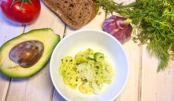 бутерброд с авокадо