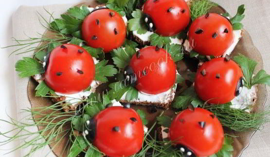 бутерброды божья коровка