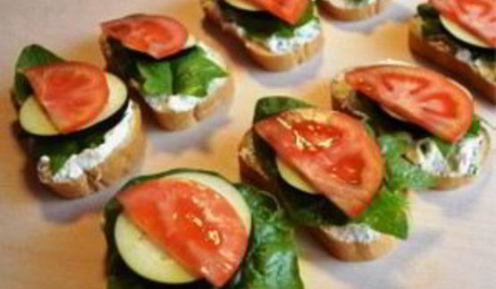 бутерброды с баклажанами и помидором