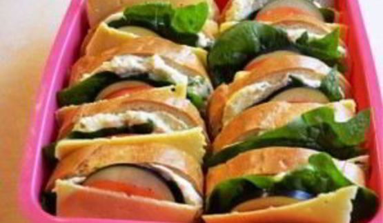 бутерброды с баклажанами и помидором