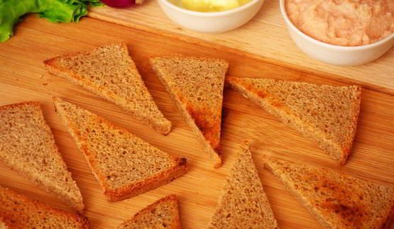 бутерброды с икрой минтая