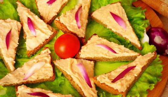 бутерброды с икрой минтая