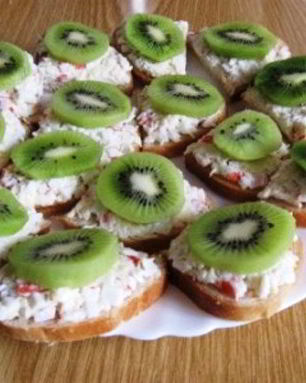 Бутерброды с крабовыми палочками