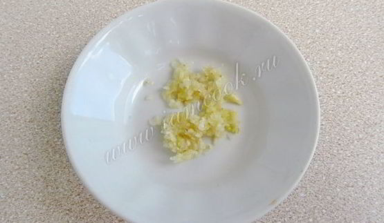 бутерброды с куриным паштетом и сыром